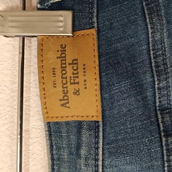 Abercrombie Fitch Distressed Blue Jeans Size 6 - Picture 4 of 5